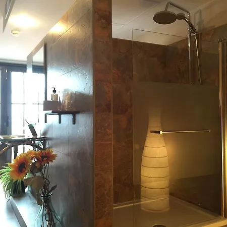Suites Gæstehus 3*